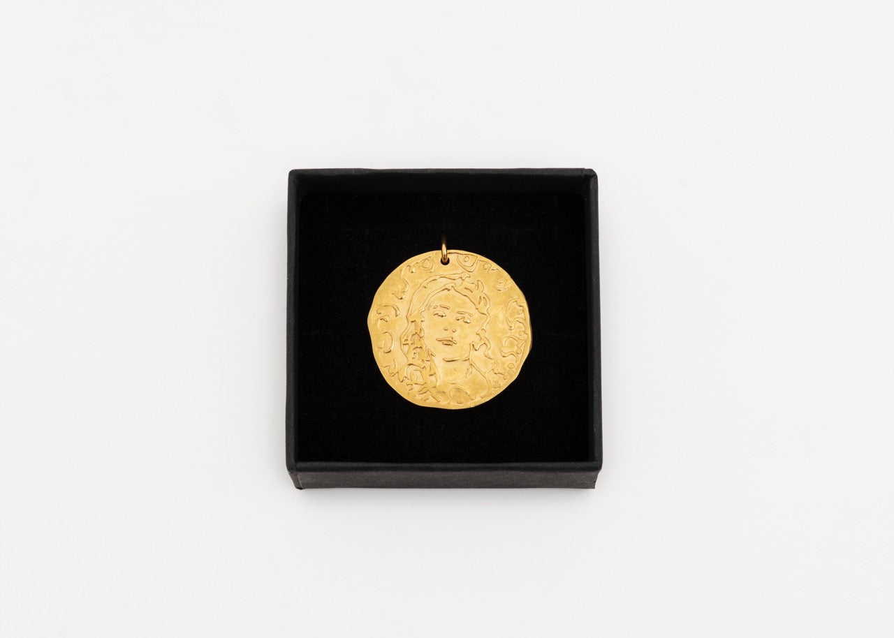 Claire Tabouret - Portraits with Curls Medallion