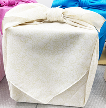 Load image into Gallery viewer, Takashi Murakami - DOB-kun (White) Paulownia Box Edition