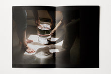 Load image into Gallery viewer, Genesis Báez - La Luz También Viaja