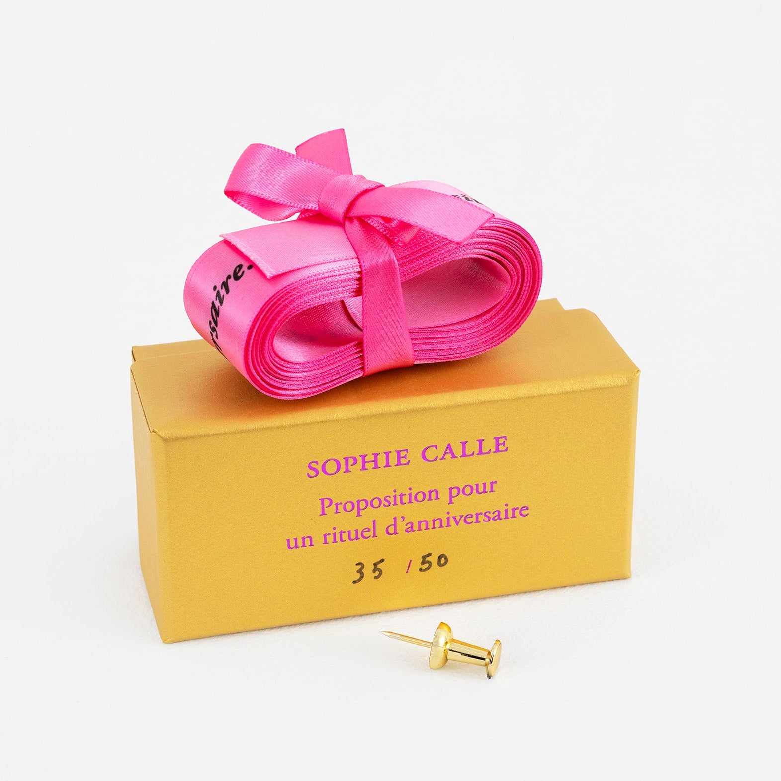 Sophie Calle - Proposition pour un rituel d'anniversaire, 2026 (Lipstick Pink)