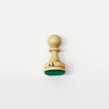 Load image into Gallery viewer, Gregor Hildebrandt - Pawn (01)
