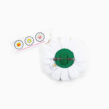 Load image into Gallery viewer, Takashi Murakami - Plush Flower Pin Keychain - White
