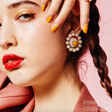 Load image into Gallery viewer, Takashi Murakami x Liquem - Pearl Flower Earrings (Clip-On)
