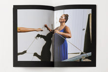 Load image into Gallery viewer, Genesis Báez - La Luz También Viaja
