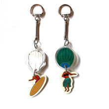 Load image into Gallery viewer, Izumi Kato - Hawai&#39;i Triennial Special Keychain (Boy &amp; Girl)
