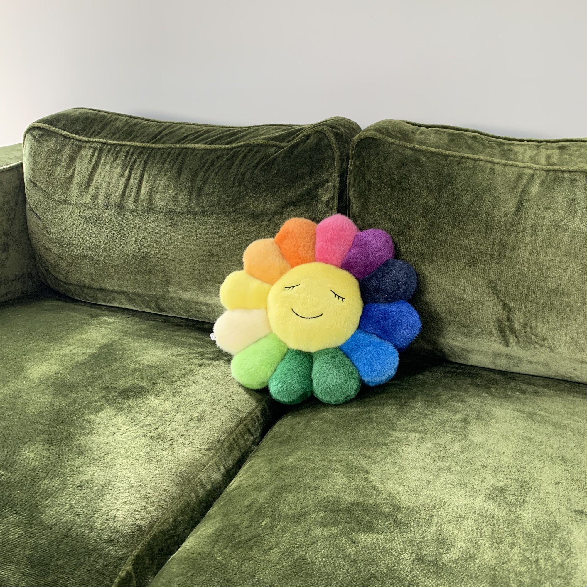 Takashi Murakami - Flower Pillow - Rainbow Classic (30cm)